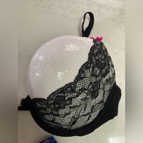 Pair of LaSenza Beyond Cleavage Sz 38C Front clasp Convertible Lace & Bead - Picture 5 of 16